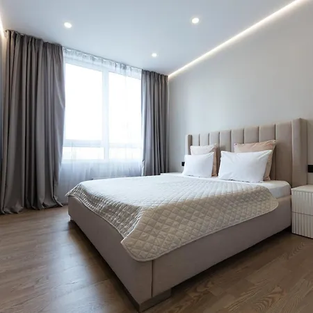 Nyvky Like - файна таун - 80 Hotel apartamentowy Kijów